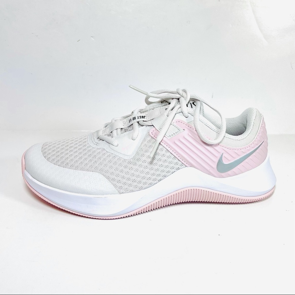 Nike MC Trainer Sneakers Women’s Size 7 Athletic Shoes Platinum Gray